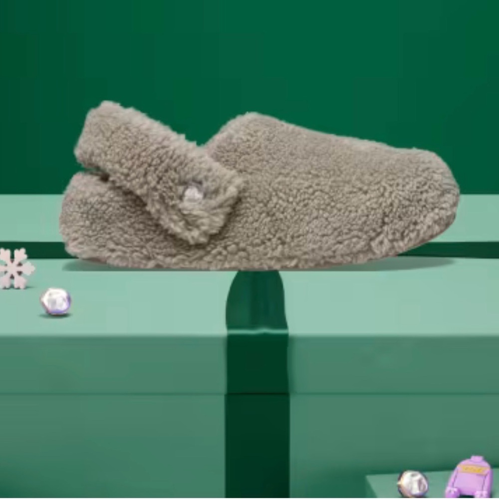 Crocs Classic Cozzzy Slippers Sherpa‎ Comfort Warm Solid Gray Sz 5 Unisex Junior